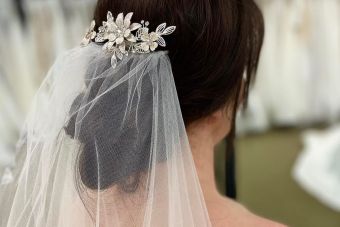En Vogue Hair clip, sparkle tulle veil